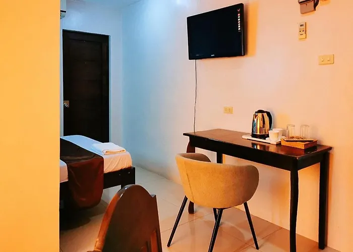Reddoorz Segra Square House 호텔 Balamban