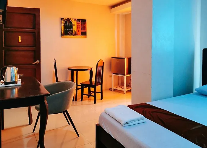 Hotel Reddoorz Segra Square House Balamban
