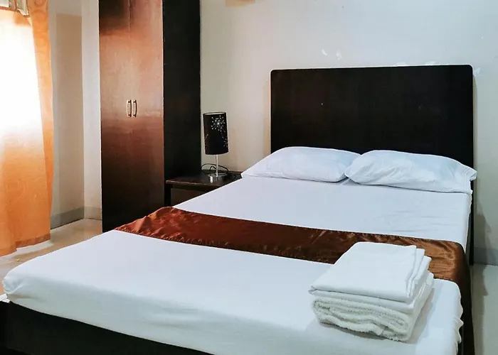 Reddoorz Segra Square House *